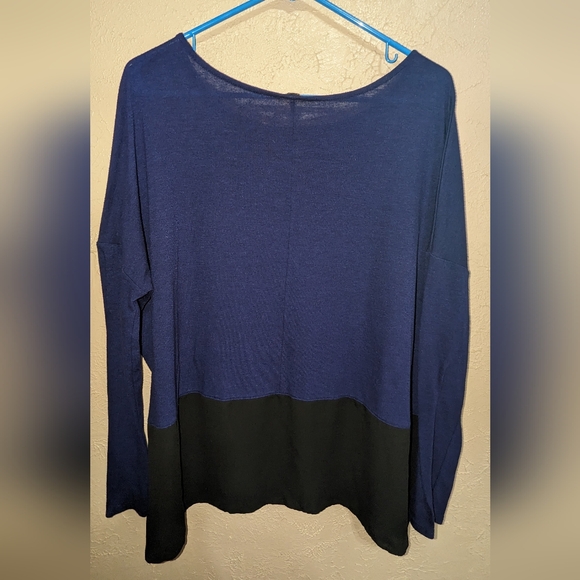 Colorblock Top - Picture 2 of 2